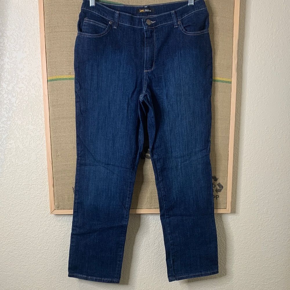 Lee Women's RELAXED FIT, straight leg, Dark Blue Jeans, size 12 short - Picture 1 of 12